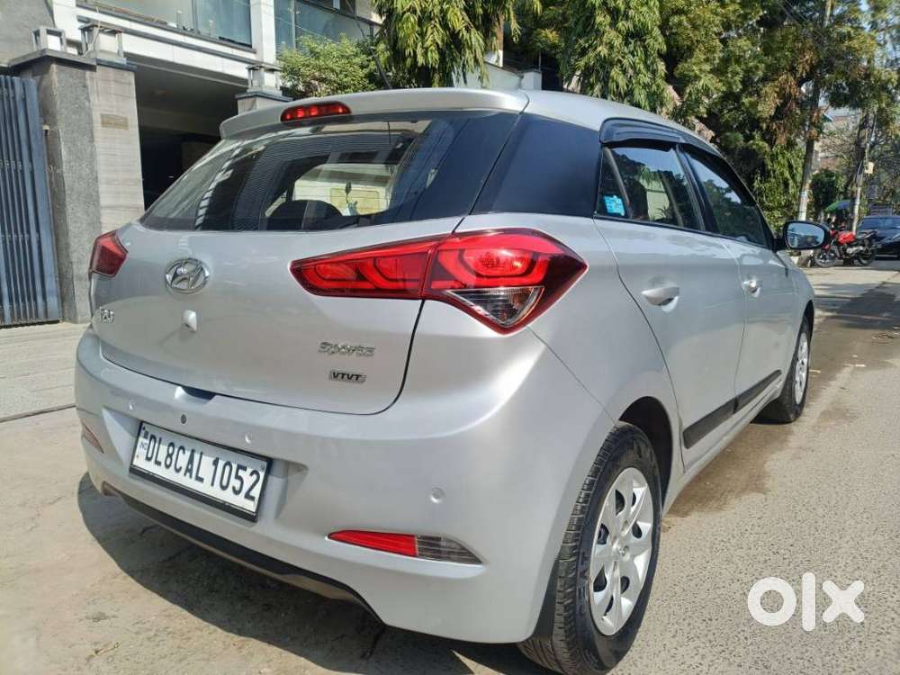 Hyundai I20 Sportz 1.2 Ivt Dual Tone, 2015, Cng & Hybrids