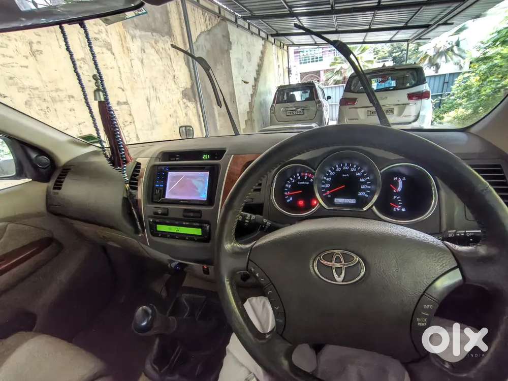 Toyota Fortuner 2011 4x4 Manual