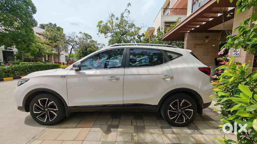 Mg Astor Savvy 2021 Automatic Red