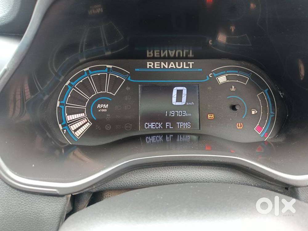 Renault Triber 1.0 Rxe, 2023, Petrol