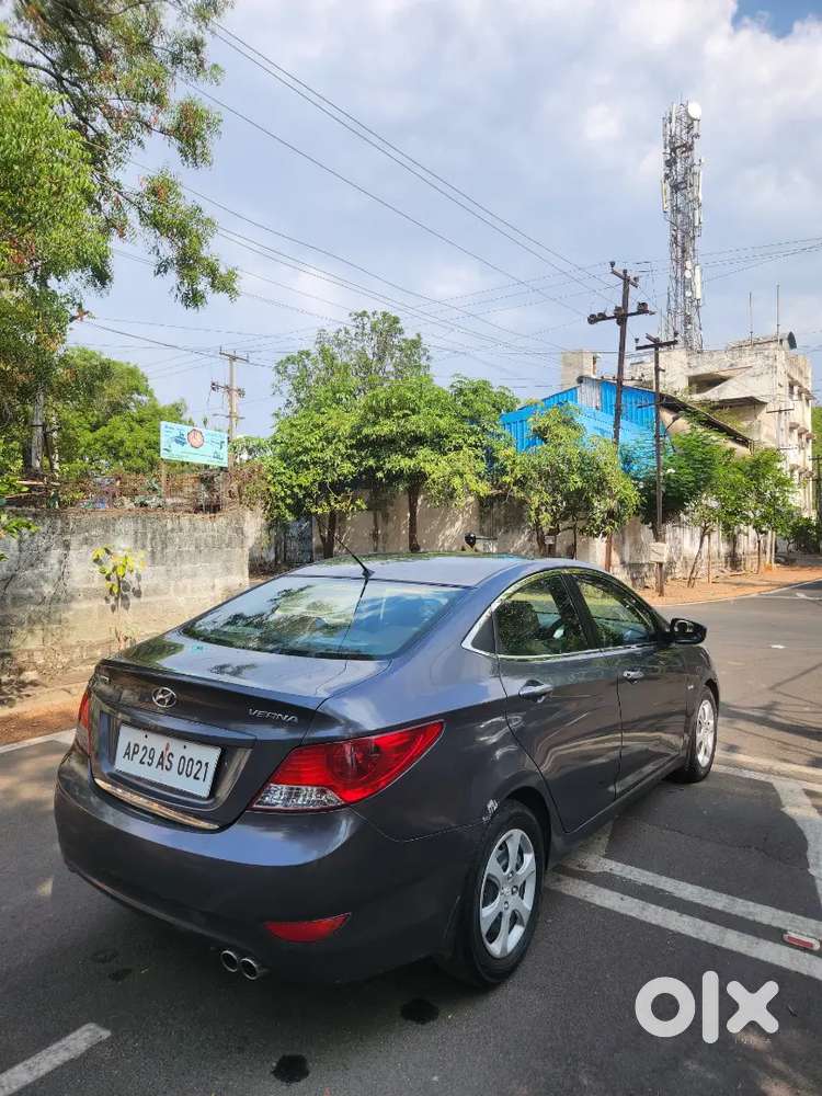 Hyundai Verna 2012