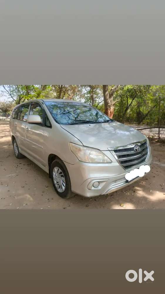Toyota Innova 2014