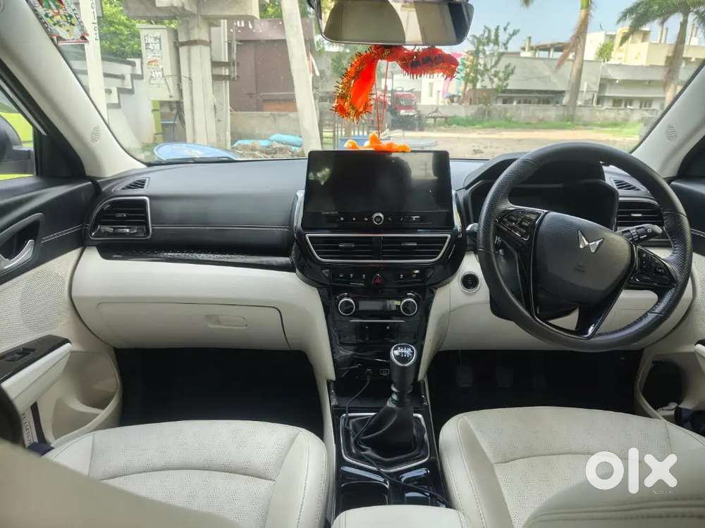 Mahindra Xuv300 2024 Diesel 25000 Km Driven