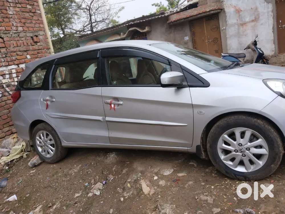 Honda Mobilio 2014 Diesel 89000 Km Driven 7 Seater