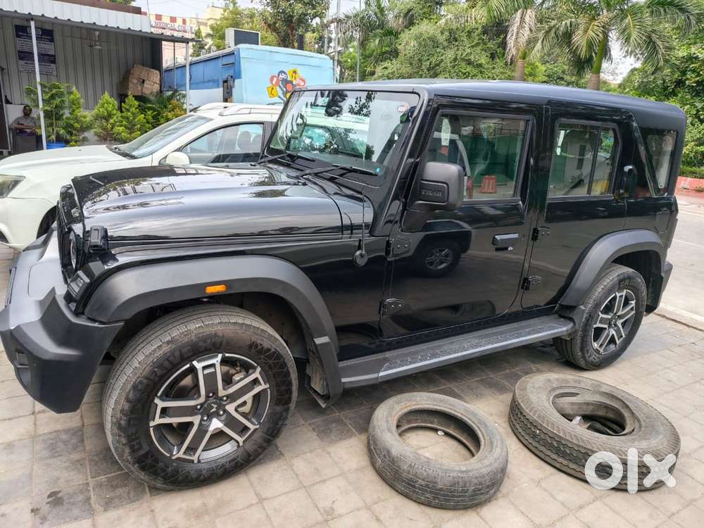 Mahindra Thar Roxx Black Ax5 L 2026 Diesel Automatic