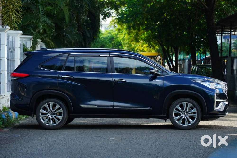 Toyota Innova Hycross 2.0 Zx Hybrid 7 Str, 2023, Petrol