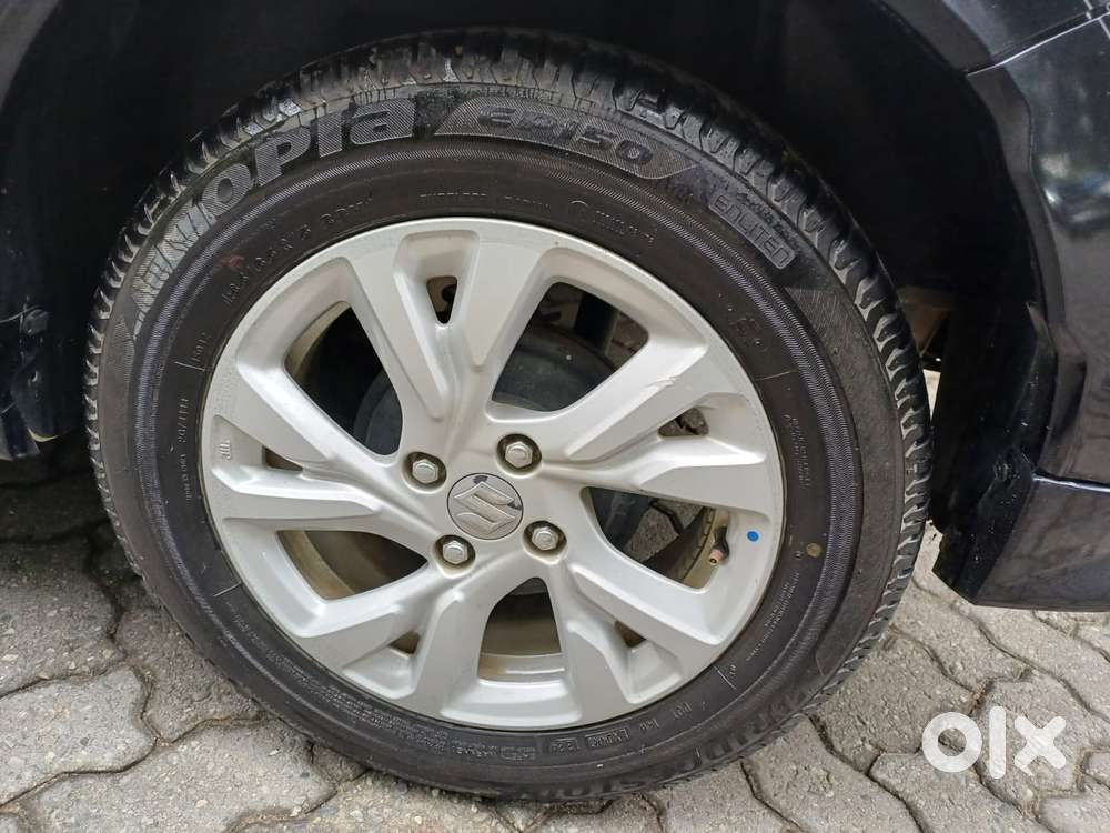 Maruti Suzuki Swift 1.3 Zxi, 2024, Petrol