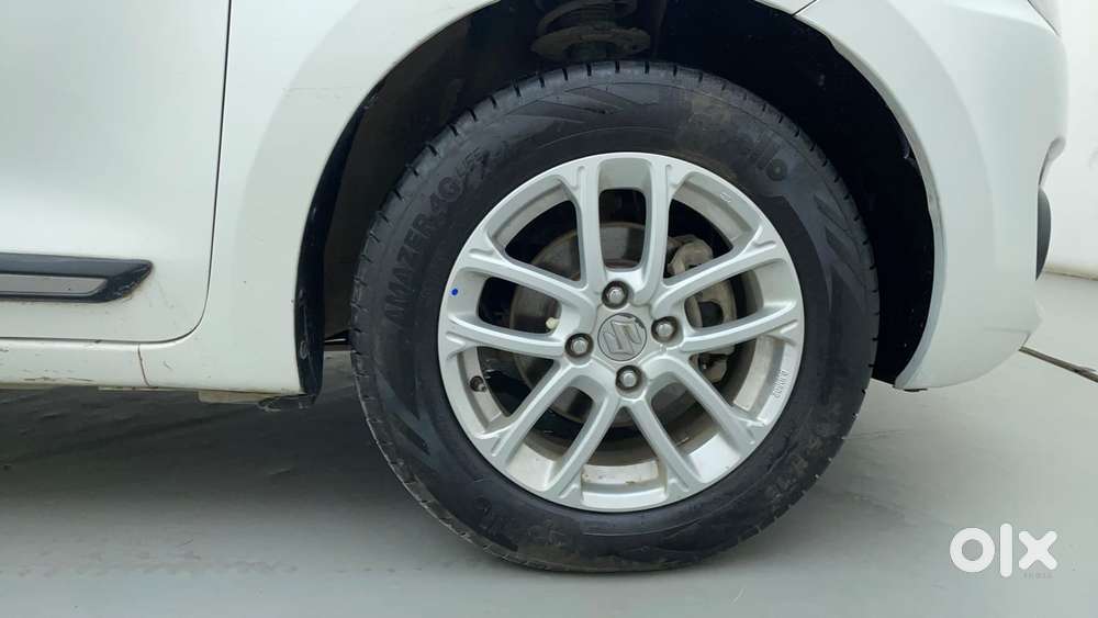 Maruti Suzuki Swift 1.3 Zxi, 2023, Petrol