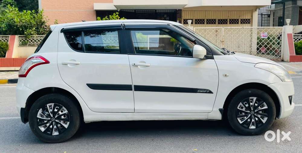 Maruti Suzuki Swift 1.2 Vxi (o), 2012, Petrol