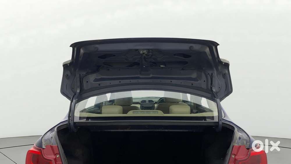 Maruti Suzuki Swift Dzire 1.2 Zxi Bsiv, 2018, Petrol