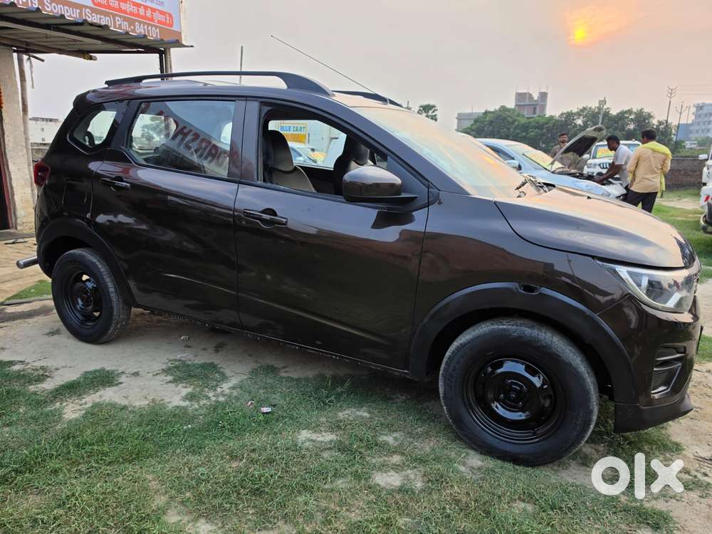 Renault Triber Rxt, 2022, Petrol