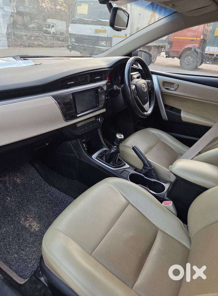 Toyota Corolla Altis 1.8 Sport, 2015, Petrol