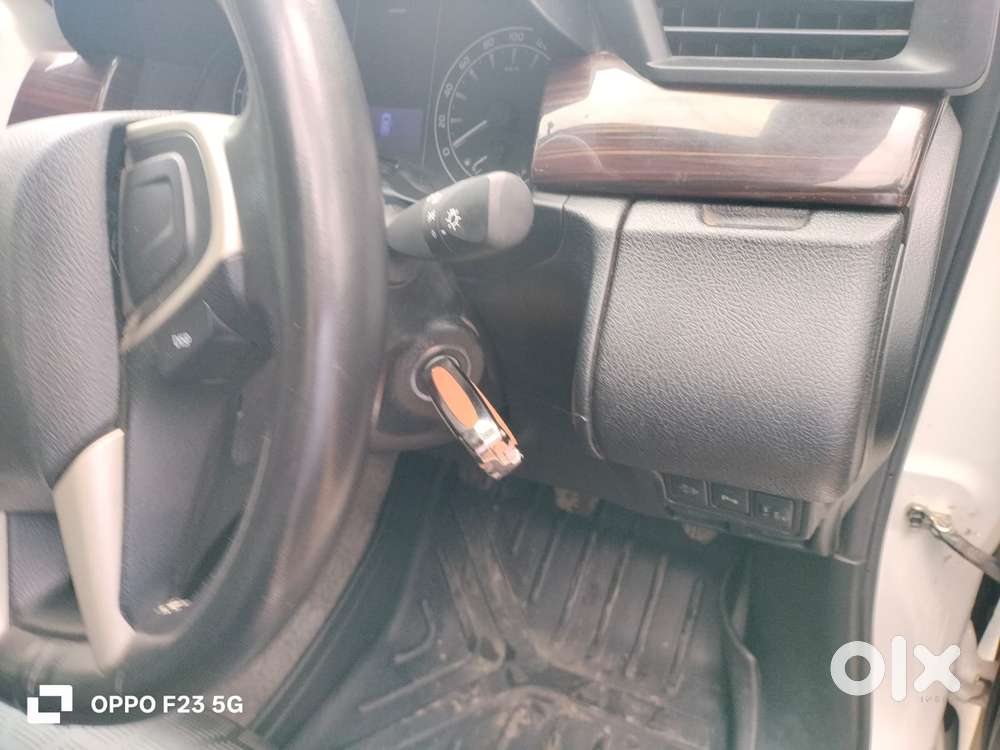 Toyota Innova Crysta 2.4 G Plus Mt 7 Str, 2024, Diesel