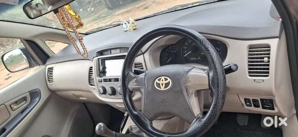 Toyota Innova Diesel 2.5 2014