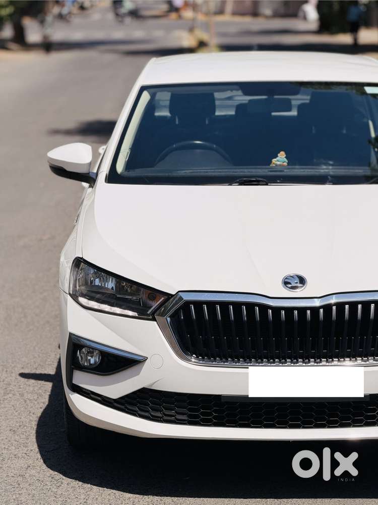 Skoda Slavia Ambition 1.0l Tsi At, 2022, Petrol