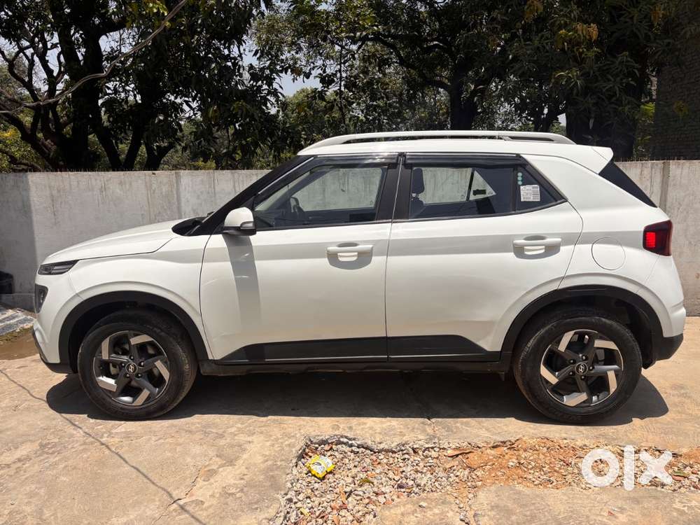 Hyundai Venue 2020 Diesel 40000 Km Driven