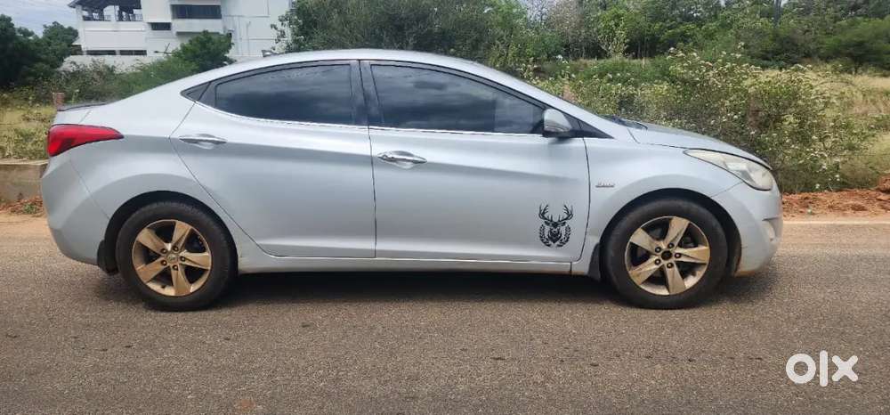 Hyundai Elantra 2013 Diesel 123000 Km Driven