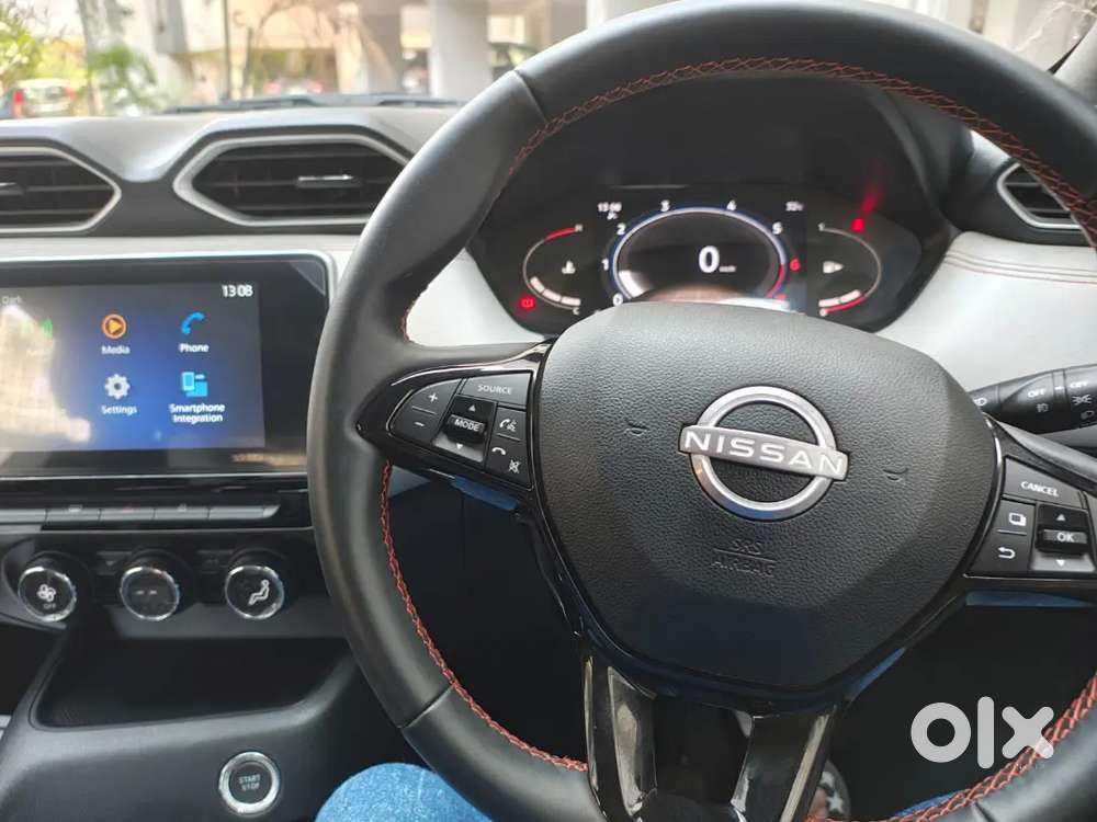 Nissan Magnite 1.0 Xv Turbo Cvt 2025