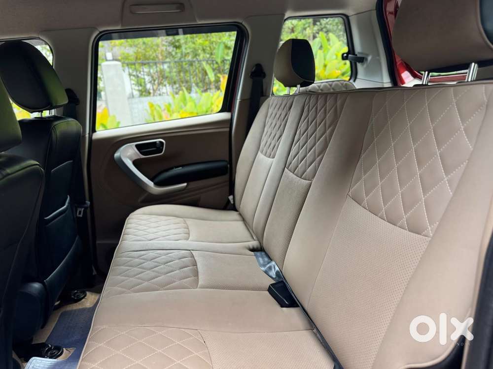 Mahindra Tuv 300 T10, 2018, Diesel
