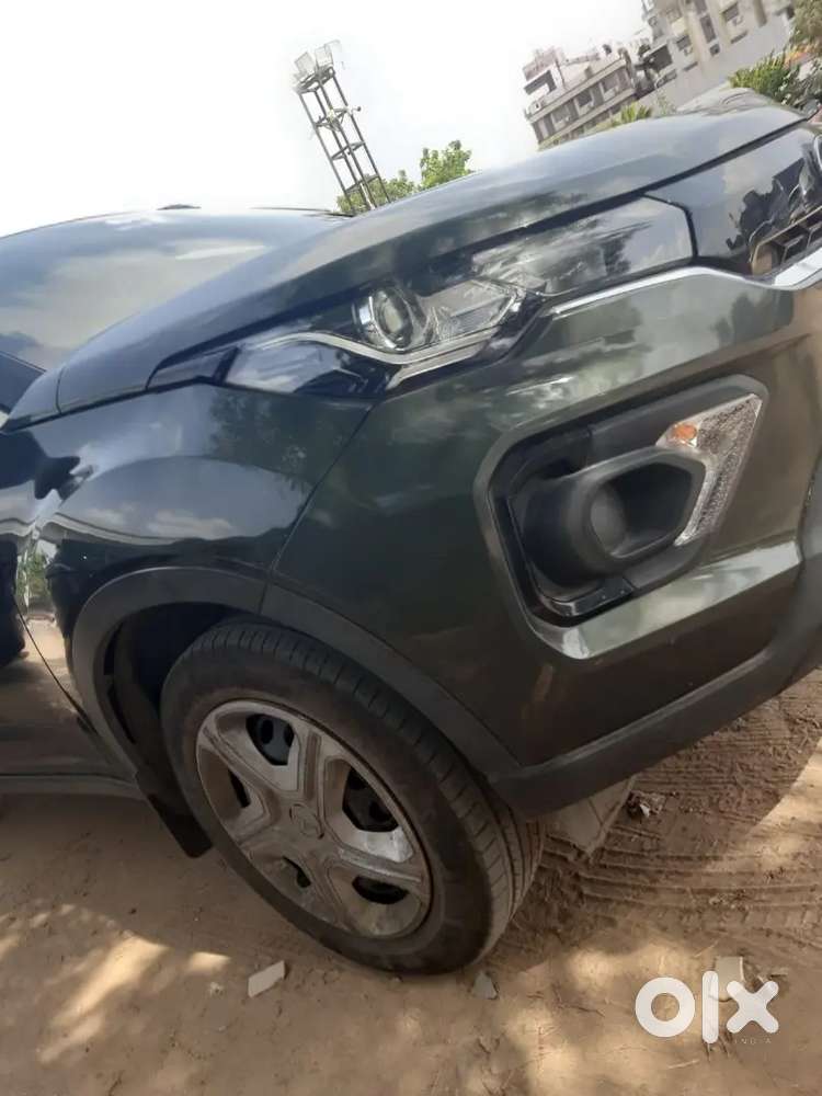 2023 Automatic Sunroof Nexon