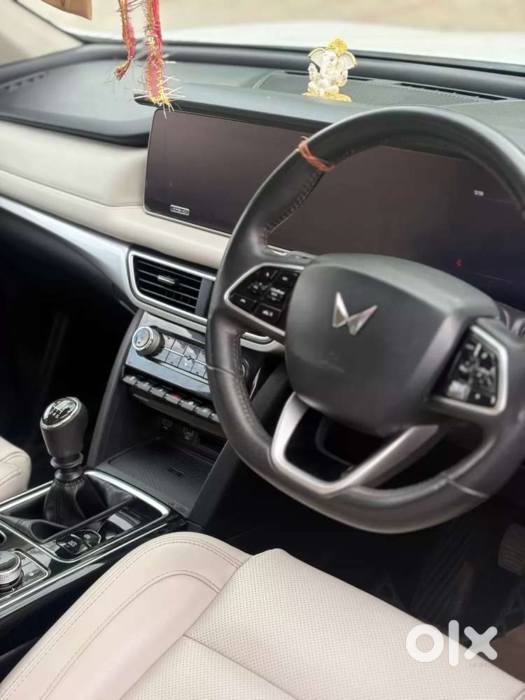 Mahindra Xuv700 2.2 Ax 7 Diesel Mt Luxury Pack Str, 2022, Diesel