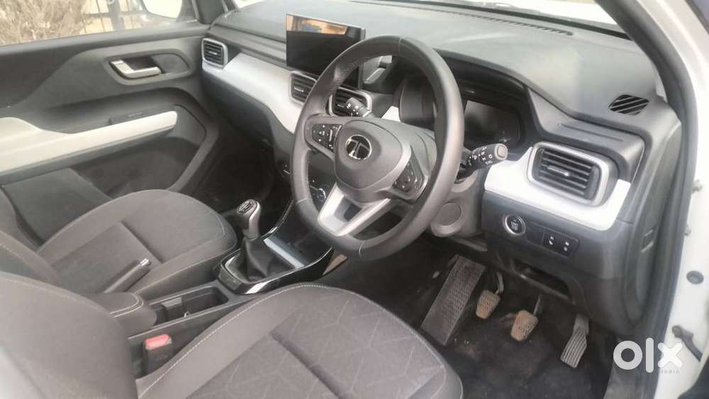 Tata Punch Creative, 2025, Petrol