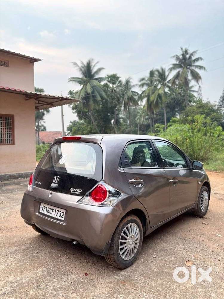 Honda Brio V Mt, 2013, Petrol