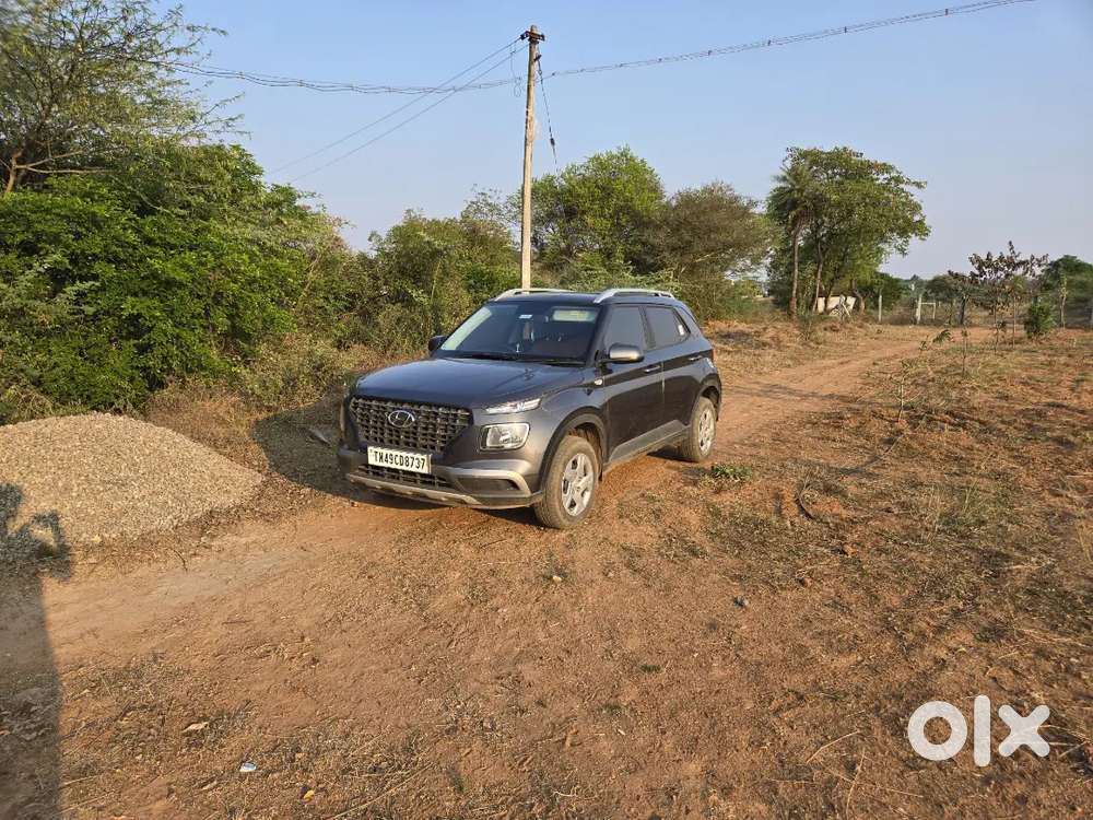 Hyundai Venue 2021 Petrol Well Maintained