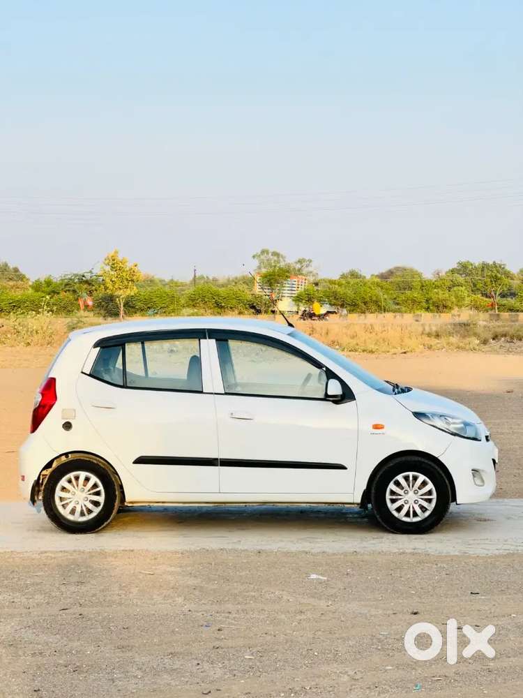 I10 Sportz Petrol/lpg 2015