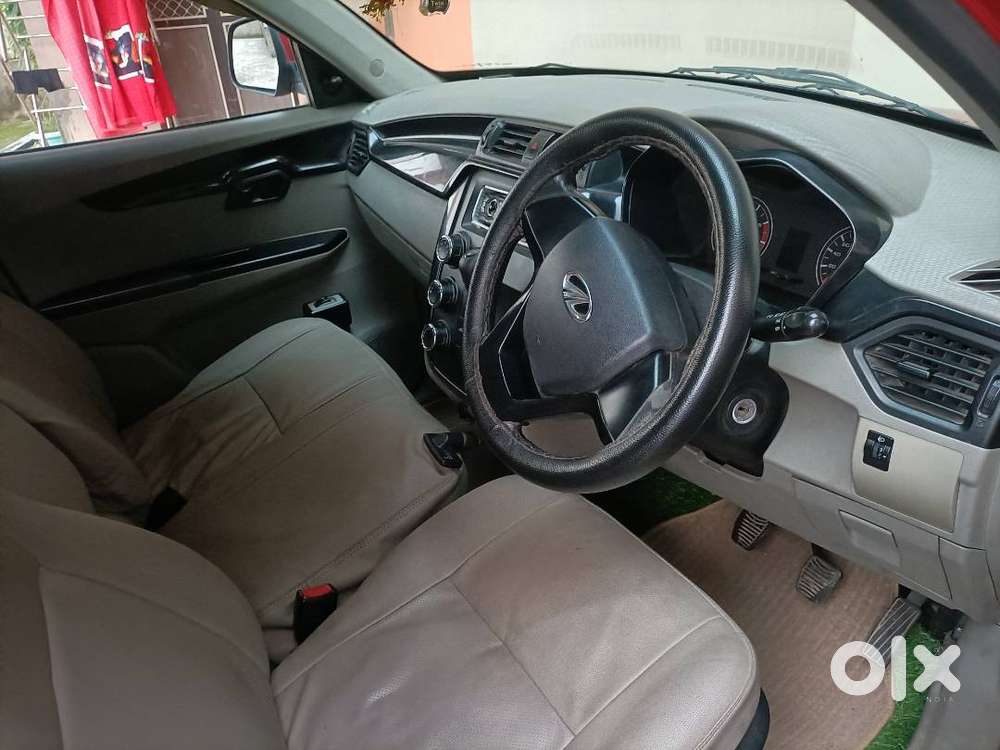 Mahindra Kuv 100 2017