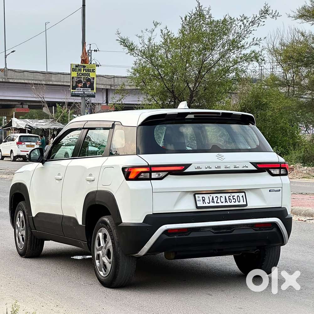 Maruti Suzuki Brezza 1.5 Vxi Smart Hybrid, 2023, Petrol