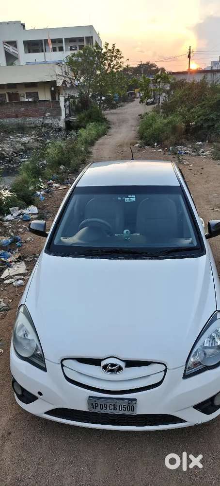 Hyundai Verna 2010 Petrol 83000 Km Driven