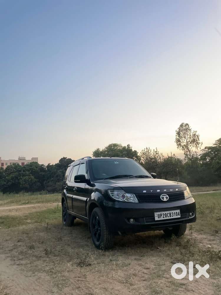 Tata Safari Storme 2015