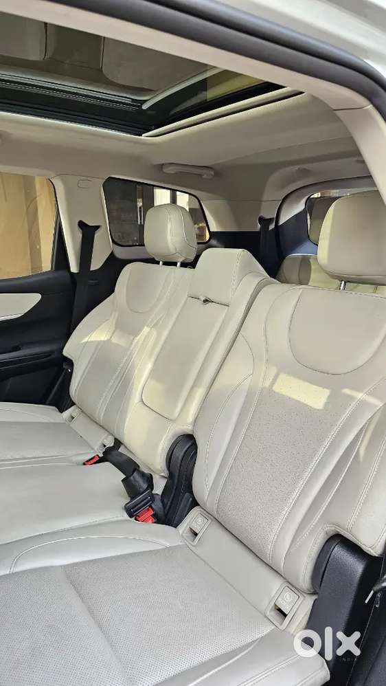 Mahindra Xuv700 Ax 7 Diesel Manual