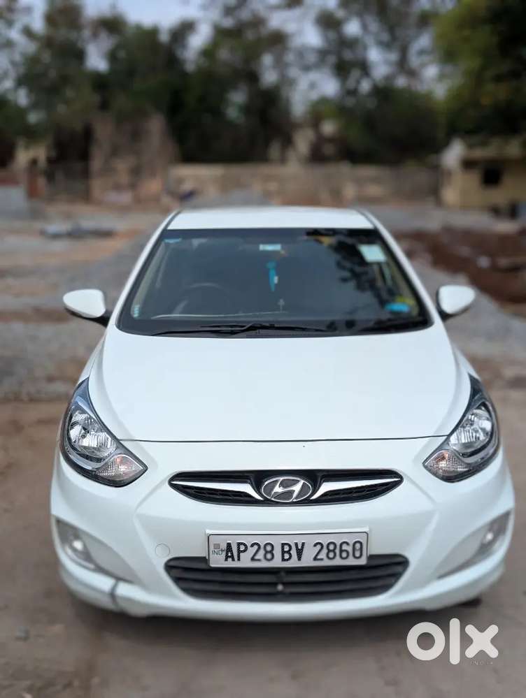 Hyundai Verna 2013 Total Showroom Track