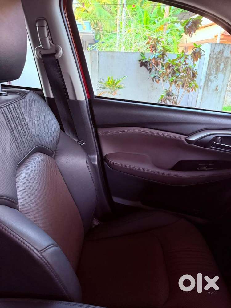 Toyota Urban Cruiser Hyryder 7 Seater 2024