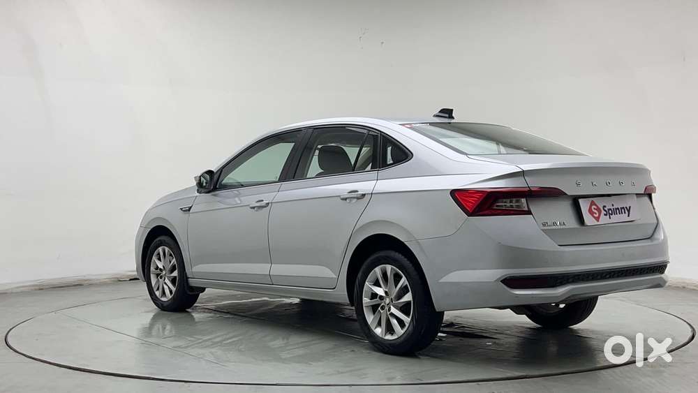 Skoda Slavia Ambition 1.0l Tsi At, 2022, Petrol