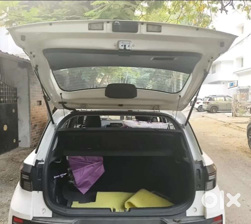 Hyundai Venue 2022 Petrol 230000 Km Driven