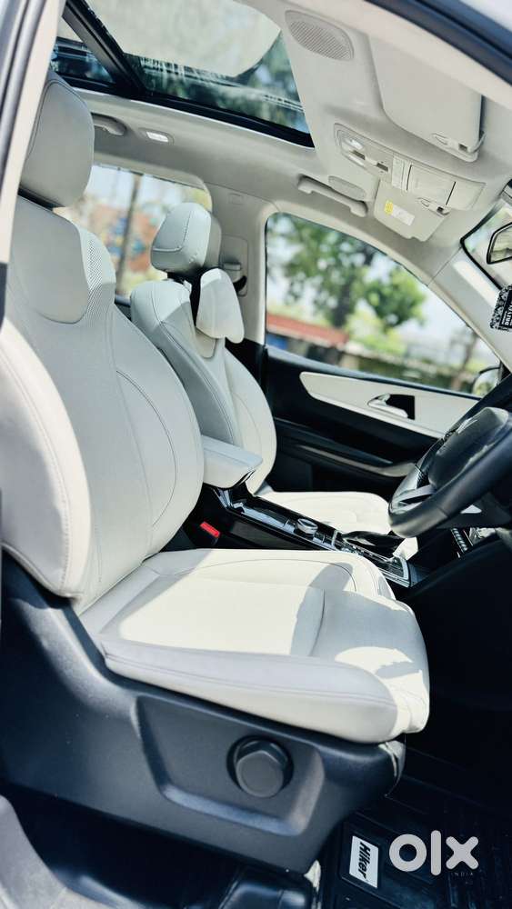 Mahindra Xuv700 2.2 Ax 7 Diesel At Luxury Pack Str, 2025, Diesel