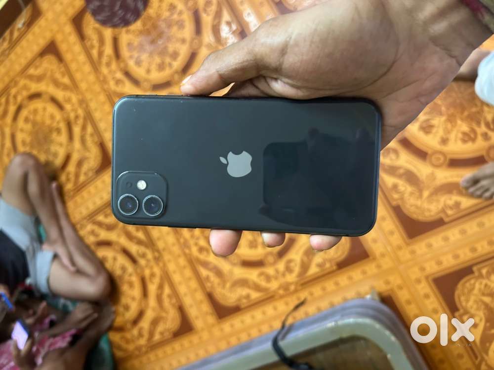 iPhone 11 (black)