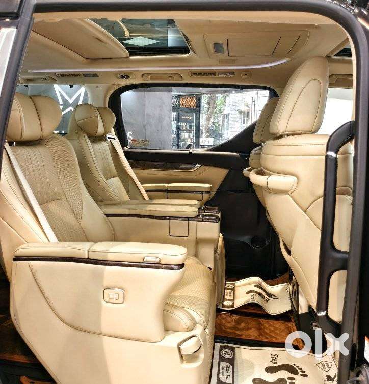 Toyota Vellfire Vip – Executive Lounge, 2022, Petrol