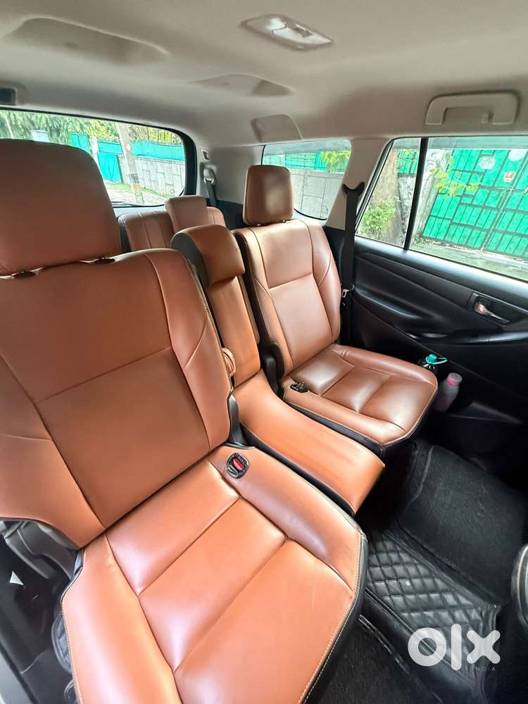 Toyota Innova Crysta 2.4 G Mt 7 Str, 2023, Diesel