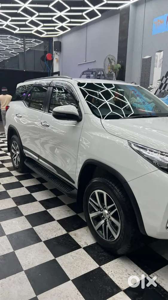 Toyata Fortuner Legender Top 4&times;4 Auto (2021 Model)