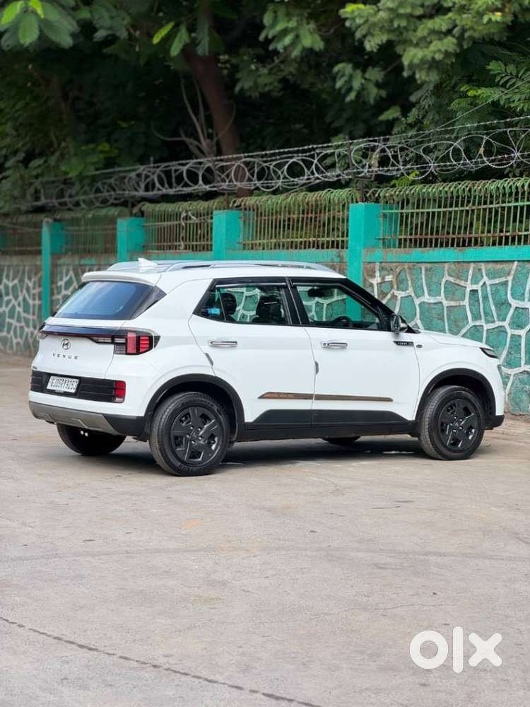 Hyundai New Venue, 2024, Petrol