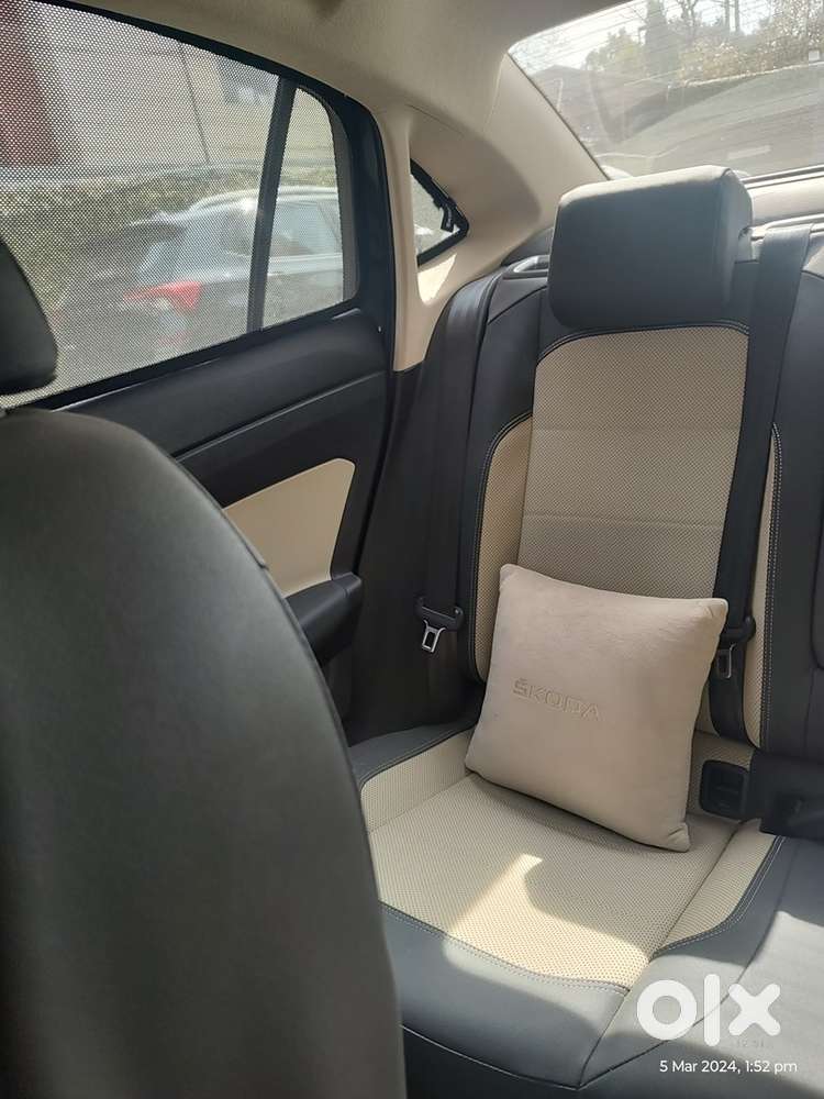 Skoda Slavia Petrol 2023
