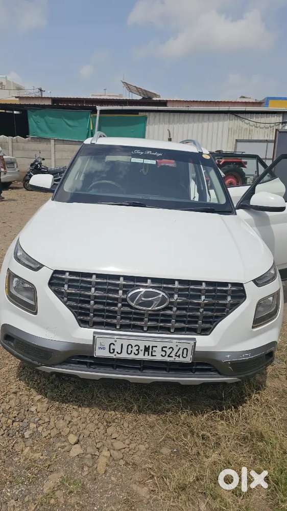 Hyundai Venue 2022 Cng & Hybrids 75000 Km Driven