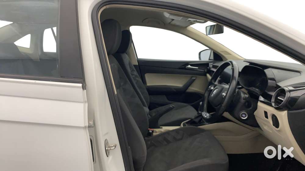 Skoda Slavia 1.0 Ambition Tsi At, 2022, Petrol