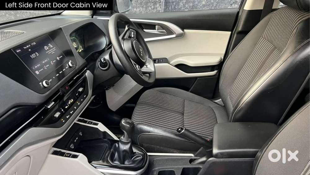 Kia Carens 1.4 Prestige Plus Turbo 7 Str, 2022, Petrol