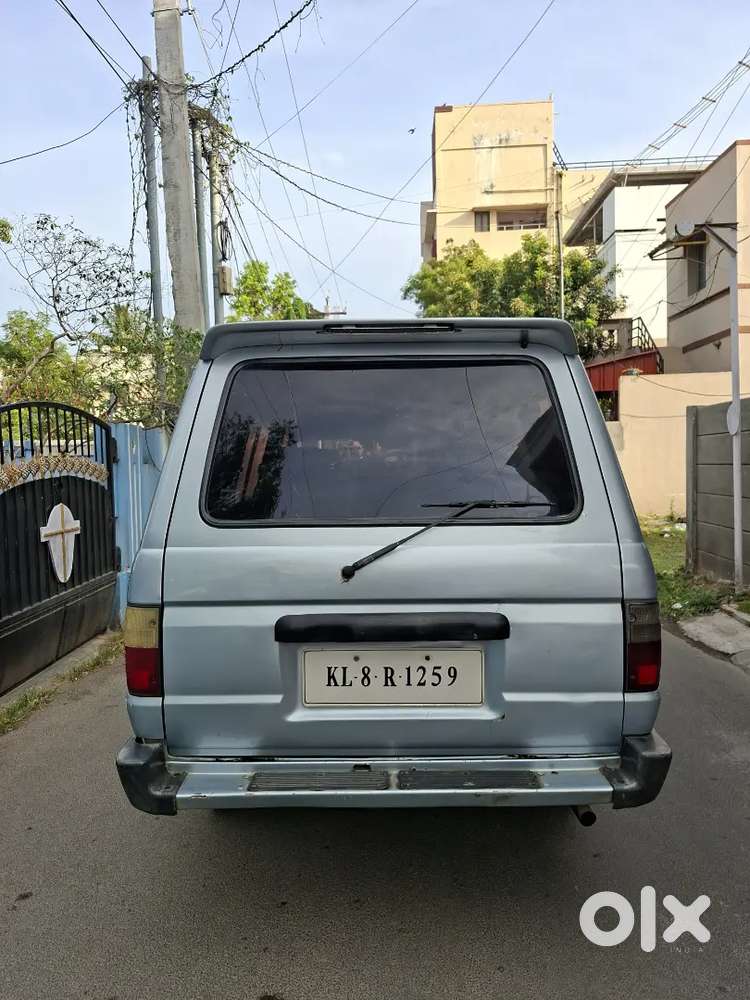 Toyota Qualis Gs 2000