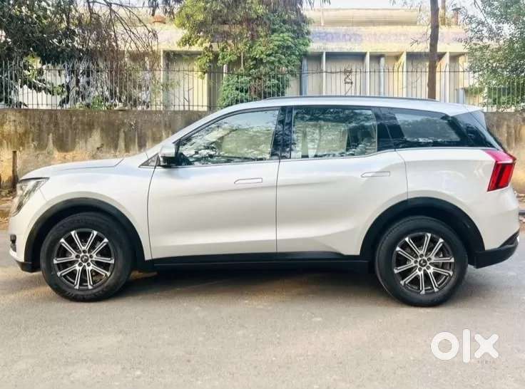 Mahindra Xuv700 2.0 Ax 7 Petrol At Str, 2022, Petrol